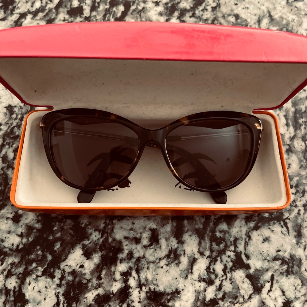 Kate Spade MIRELE “boys make passes at girls in glasses” sunglasses